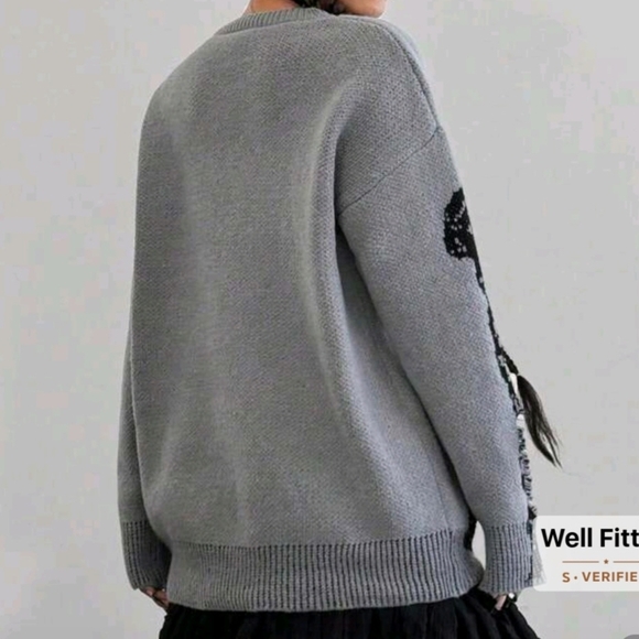 Chic Skeleton Pattern Sweater in Black and Gray - Picture 2 of 4